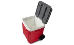 Koelbox Igloo Latitude 60 Roller Red 2021 19 Koelbox Igloo Latitude 60 Roller Red 2021 -MSR Winkel 00034749 o2