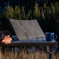 Zonnepaneel Goal Zero Nomad 20 (2020) 11 Zonnepaneel Goal Zero Nomad 20 (2020) -MSR Winkel 5 Nomad20.sfeer