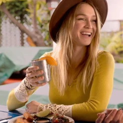 Drinkbeker Klean Kanteen Brushed Stainless 295 Ml (4-Delig) -MSR Winkel KSSC10 RT steel cup smiling lifestyle 1024x