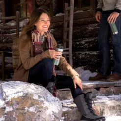 Thermosbeker Stanley The Trigger Action Travel Mug Polar 0,25L -MSR Winkel Stanley20 20The20Trigger Action20Travel20Mug20 20Lifestyle20Images20 2011