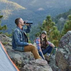 Thermosbeker Stanley Classic Trigger Action Mug 2.0 Matte Black 0,47L -MSR Winkel Stanley20 20The20Trigger Action20Travel20Mug20Lifestyle20Images20 201 1